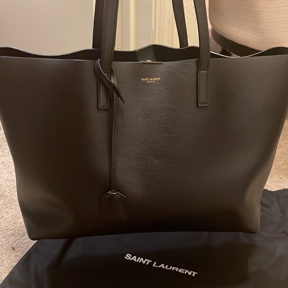 SAINT LAURENT LEATHER TOTE - Picture 3 of 5